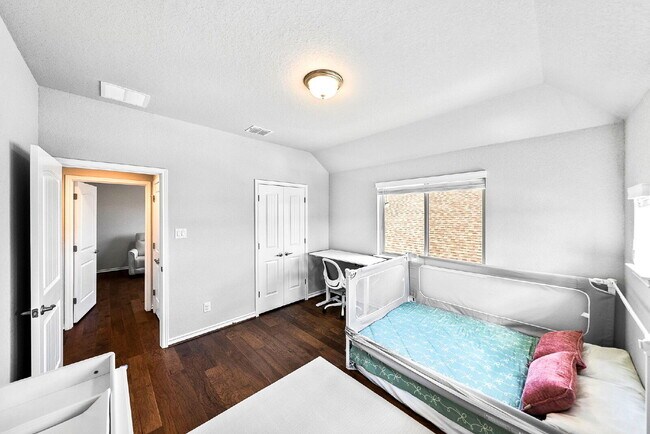 Building Photo - Rare Cibolo Canyons Opportunity | Guest Suite Downstairs, Optional 5th Bedroom, No Carpet, No Rea...