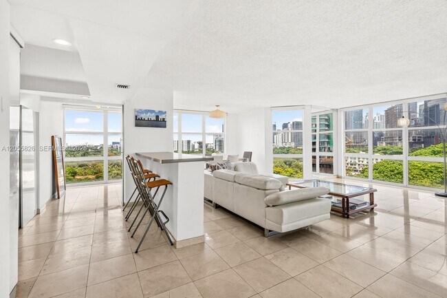 Building Photo - 1901 Brickell Ave