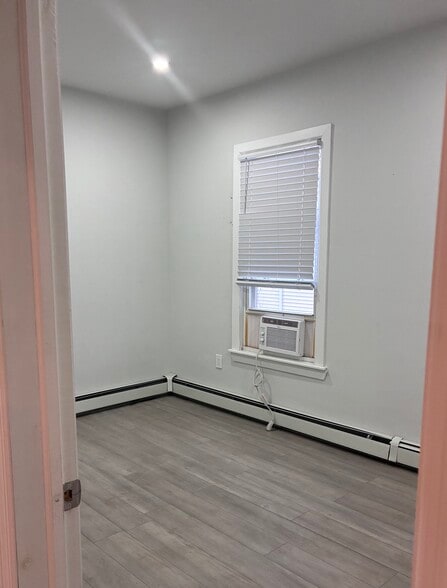bedroom 2 - 49 Dukes St