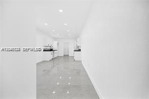 Building Photo - 1301 Sharar Ave