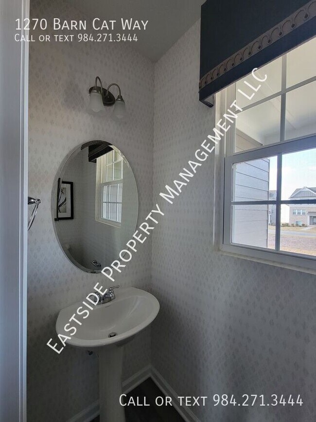 Building Photo - 1270 Barn Cat Way