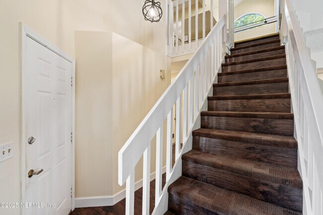 Building Photo - 9960 Moorings Dr