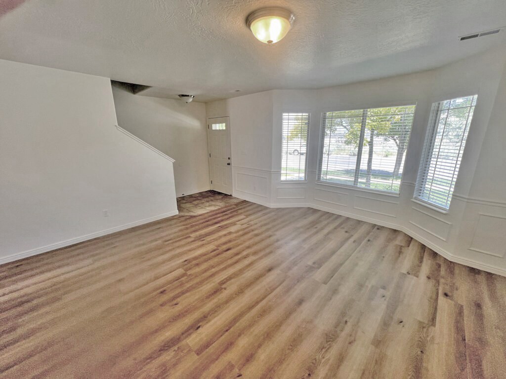 Building Photo - 1228 E 800 N