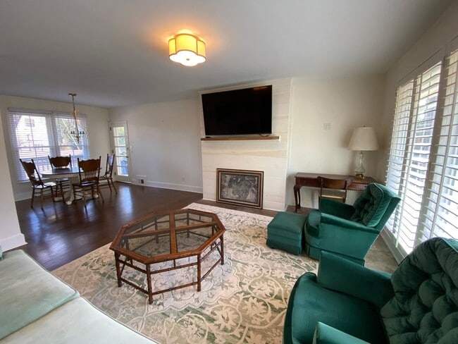 Building Photo - Beautifully Updated and Furnished 3 bedroom, 2 bath brick ranch in Vineland!