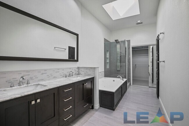 Building Photo - Beautiful 3 bedroom, 2 bath house in Irving!