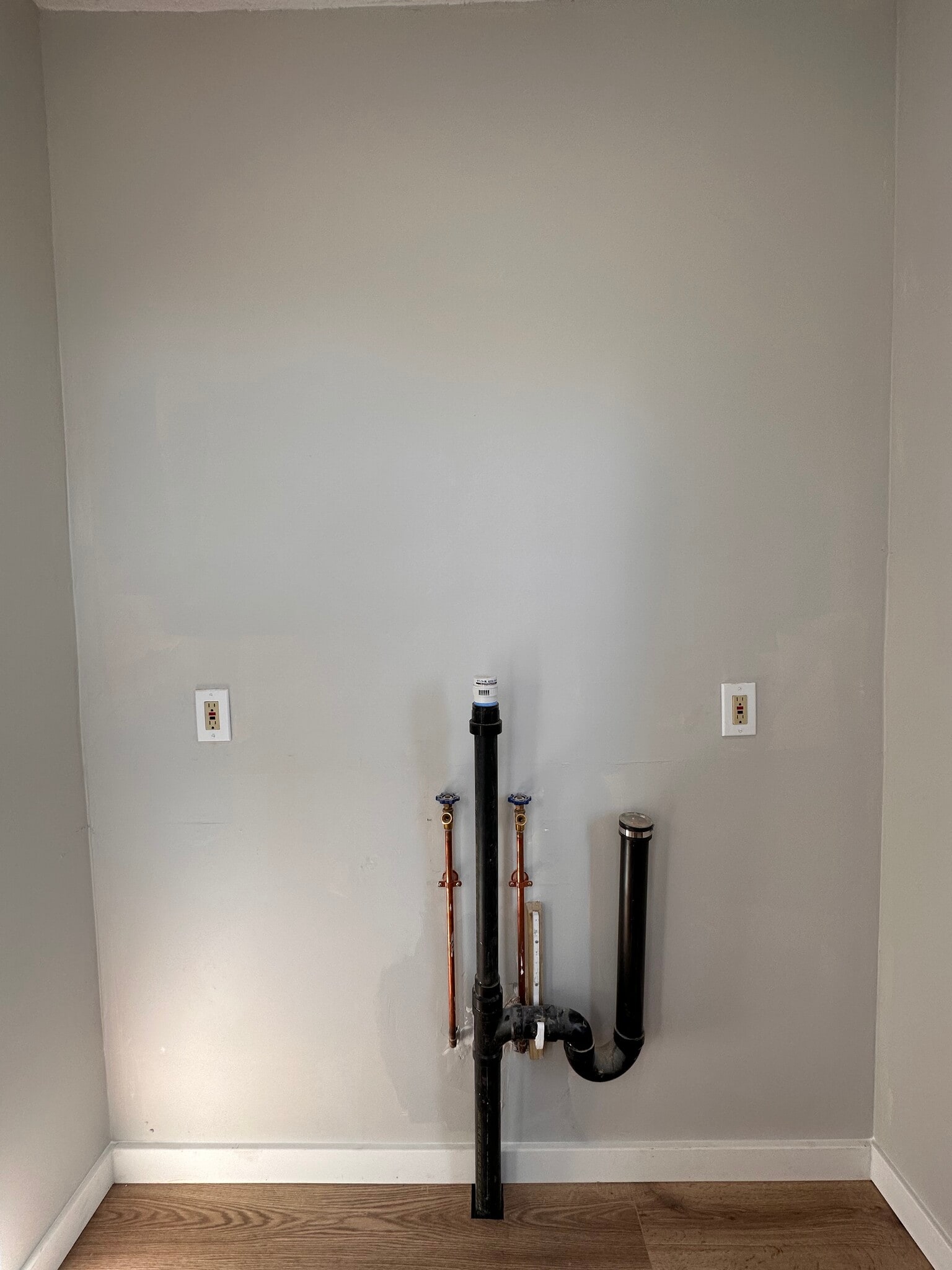 Building Photo - 19 Thompson St