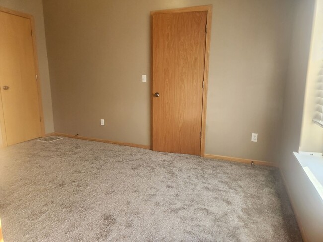 Building Photo - Spacious Two Bedroom Available Now!