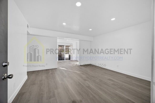 Building Photo - Remodeled 2-Bedroom Gem Near Sac City College - $1900/month!