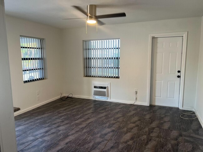 Building Photo - 1202 S M St