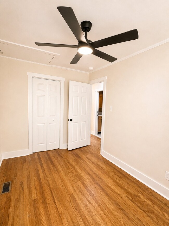 Building Photo - 1105 Francis Marion Dr