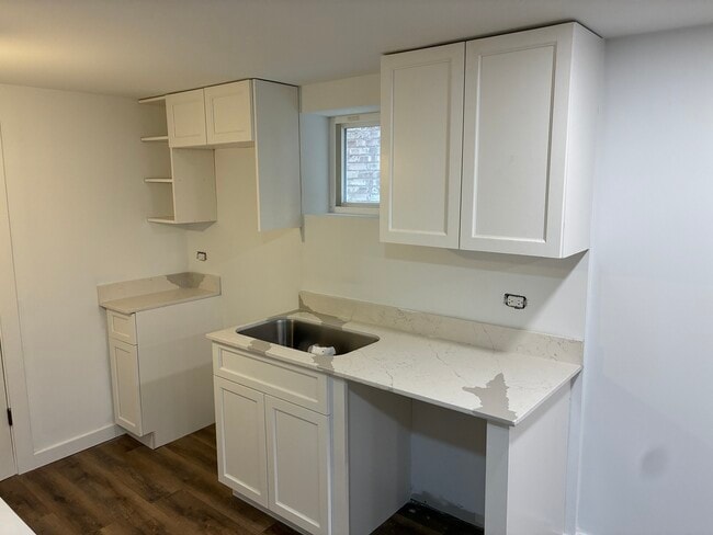 Building Photo - 5523 N Major Ave