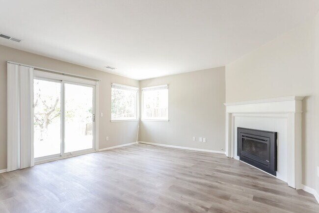 Building Photo - 19273 E Molly Ave