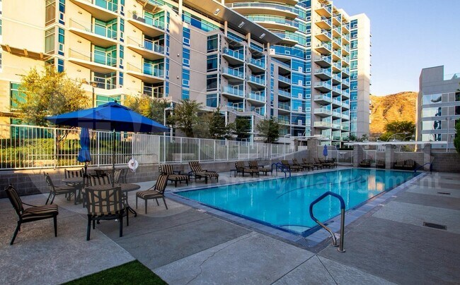 Building Photo - 140 E Rio Salado Pkwy