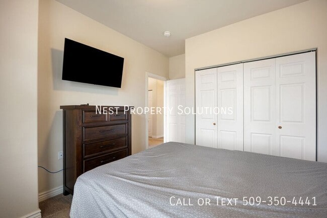 Building Photo - 12049 Baseline Rd E