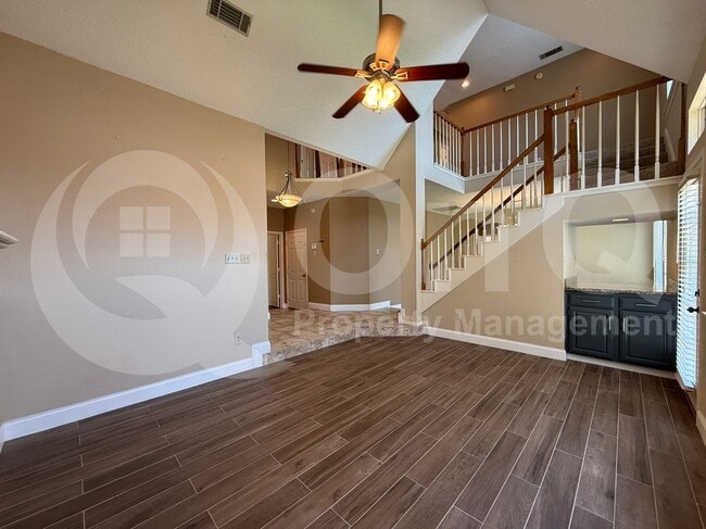 Building Photo - 304 Dakota Trail