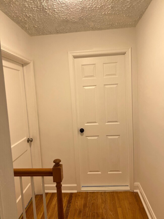 Building Photo - 7504 School Ave