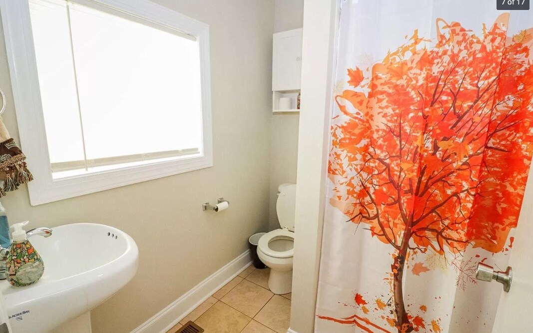 Building Photo - 306 Sussex St