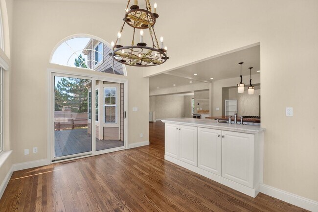 Building Photo - 2420 Regal View Ct