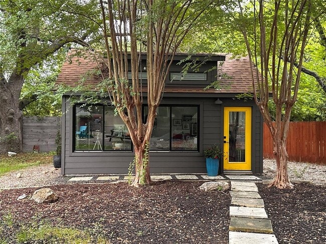 Building Photo - 800 Prize Oaks Dr