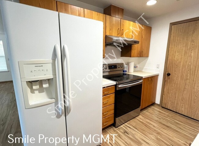 Building Photo - A nice house with 3 beds rooms and 2.5 baths.