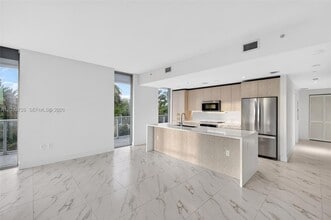Building Photo - 2000 Metropica Wy