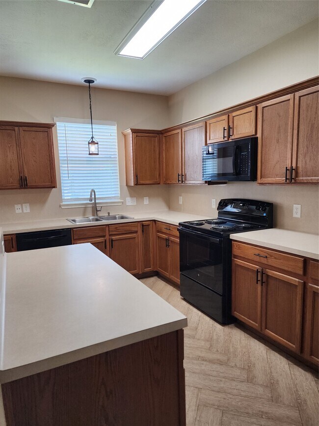 Building Photo - 8006 Indian Desert Dr