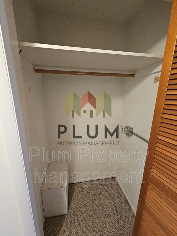 Building Photo - 1547 S Higgins Ave