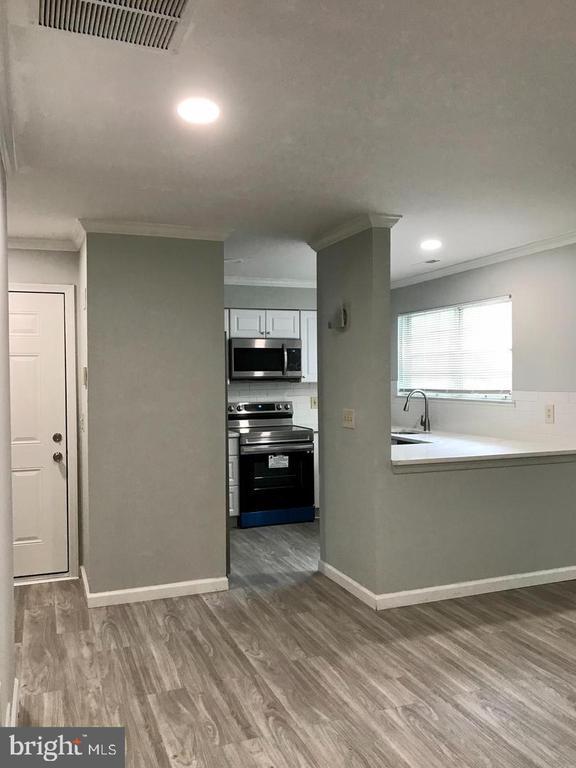 Building Photo - 618 Walden Cir