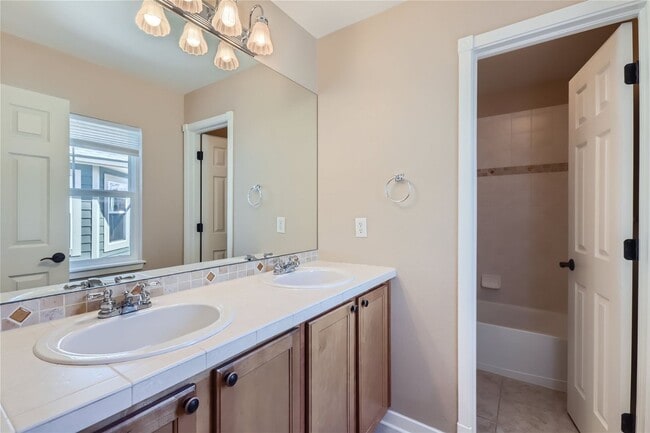 Building Photo - 5221 Country Squire Way