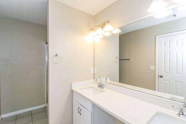 Building Photo - 235 Riverbrooke Terrace