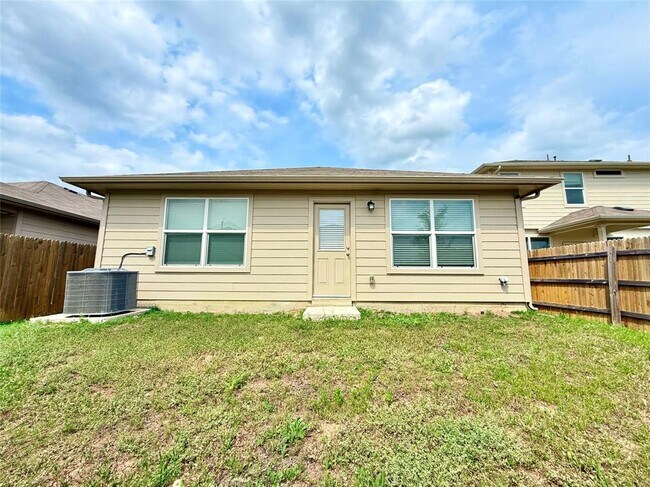 Building Photo - 14006 Macquarie Dr