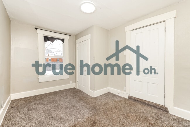 Building Photo - 121 Glencoe Ave