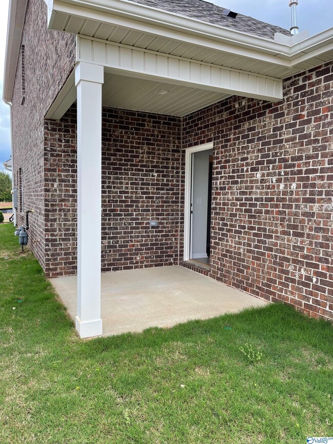 Building Photo - 16524 Demi Dr