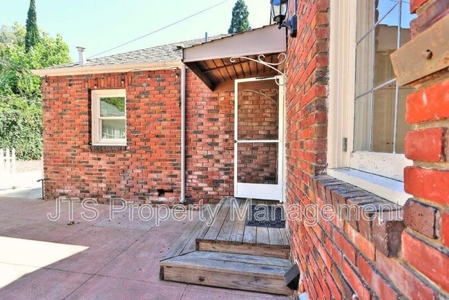 Building Photo - 937 Sonoma Way
