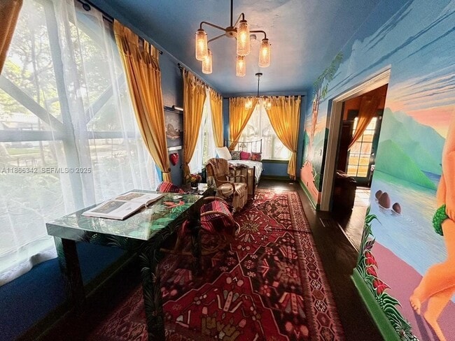 Building Photo - 168 NE 44th St