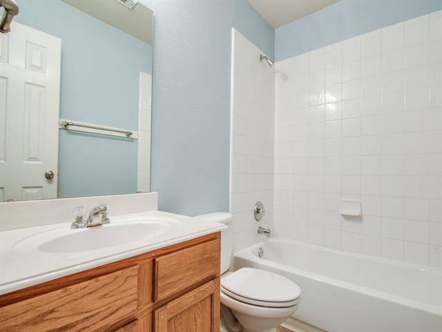 Building Photo - 10120 Cherry Hill Ln