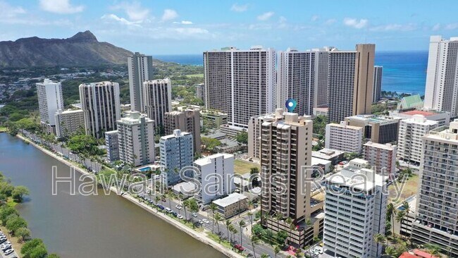 Building Photo - 320 Liliuokalani St