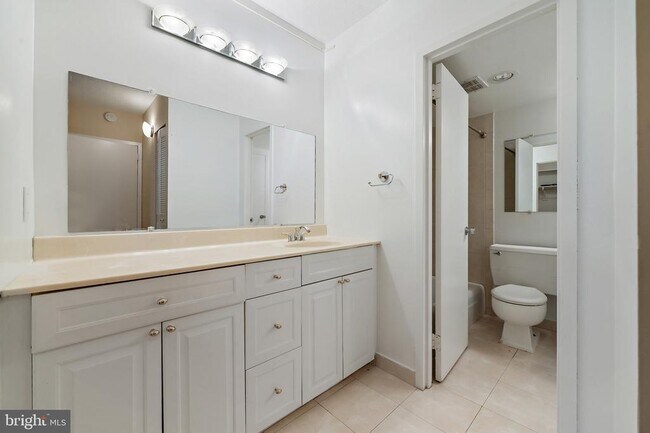 Building Photo - 4242 East-West Hwy