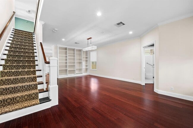 Building Photo - 4513 Avenue F