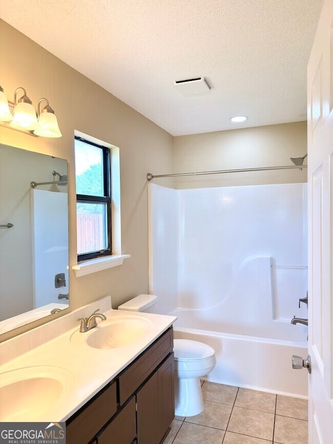 Building Photo - 159 Green Acre Cir N