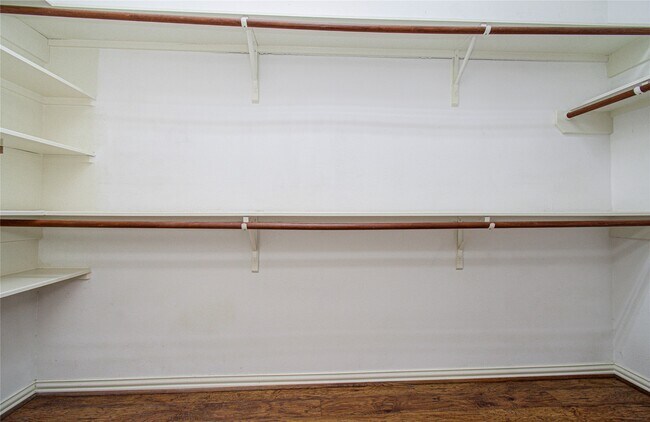 Building Photo - 18223 Heathridge Ln