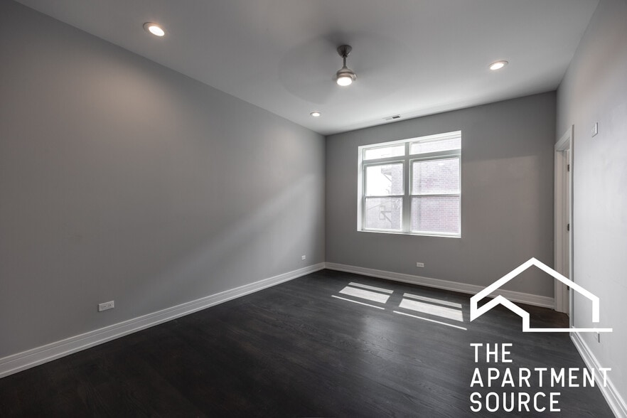 Building Photo - 3255 N Elston Ave