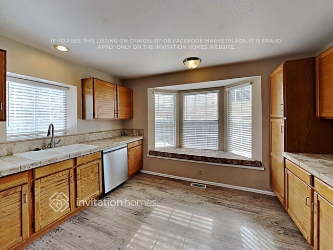 Building Photo - 4890 N Foxtail Dr