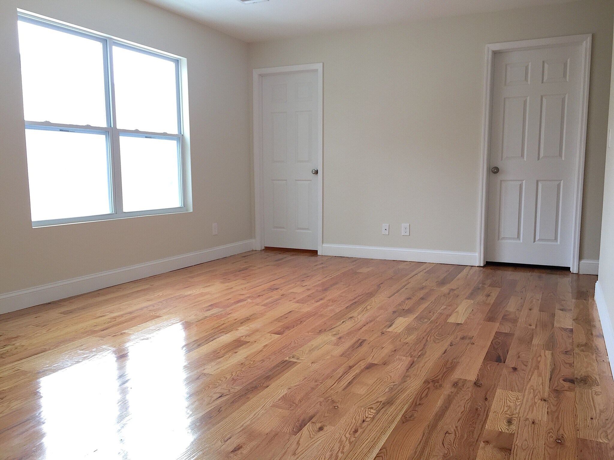 Building Photo - 270 S 20th St