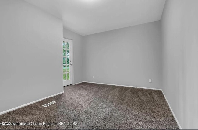 Building Photo - 821 Bay Ave