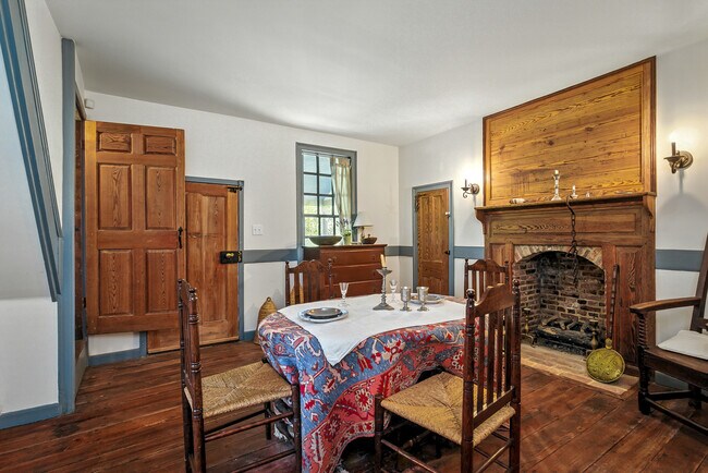 Building Photo - 11826 Colonial Trail W