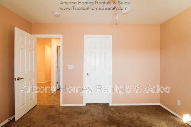 Building Photo - 9779 E Paseo San Ardo