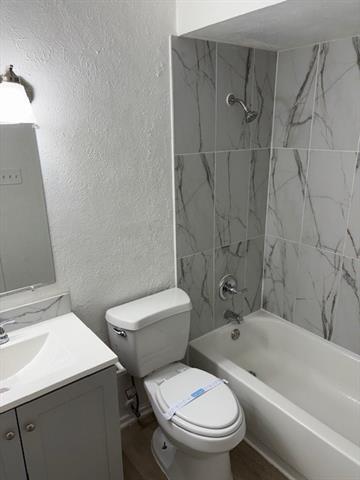 Building Photo - 916 Tulip Trail