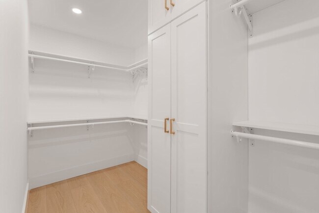 Building Photo - 280 Endicott Ave