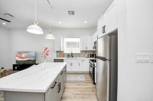 Building Photo - 3909 Maggie St